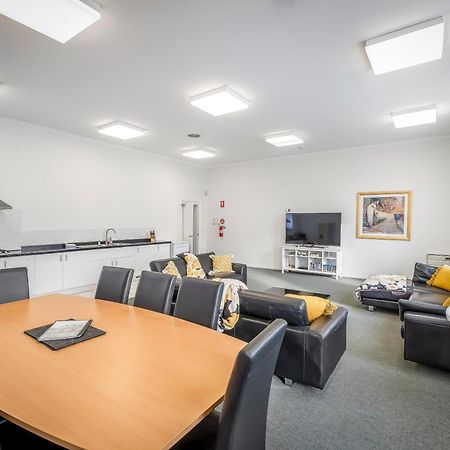 4 Bedroom House - Hobart Cbd - Free Parking - Free Wifi Экстерьер фото