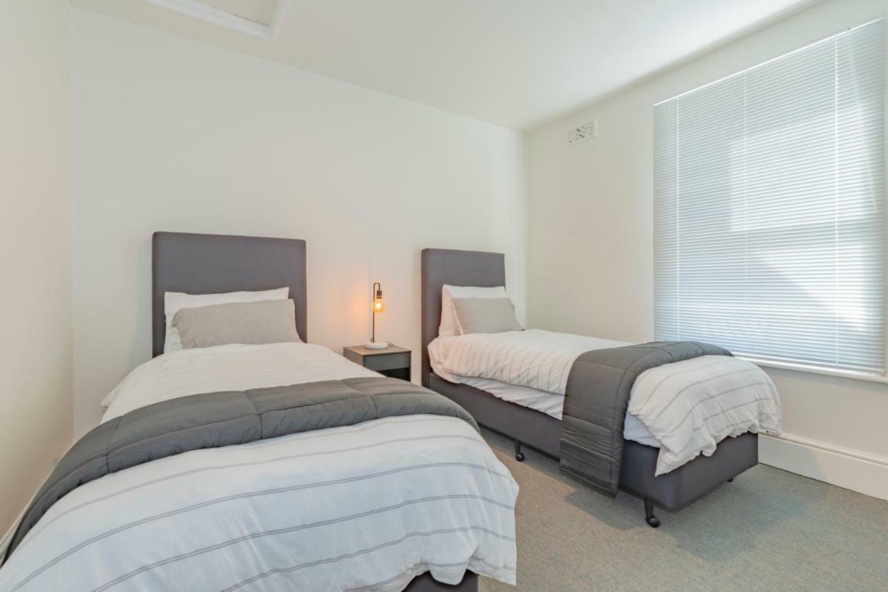 4 Bedroom House - Hobart Cbd - Free Parking - Free Wifi Экстерьер фото